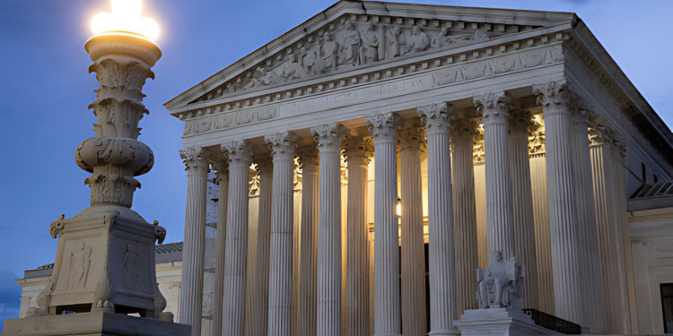 Supreme Court Swing Votes Give a Moderate Voice to Court Rulings