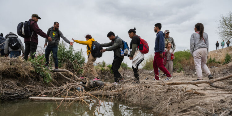 Tens of Thousands of Criminal Undocumented Immigrants on U.S. Streets, ICE Report Reveals
