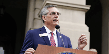 Secretary of State Brad Raffensperger announces run for governor