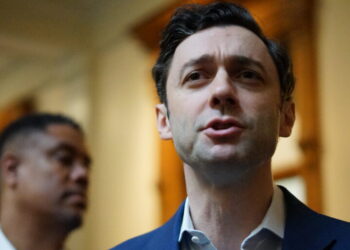 Ossoff Courts Hamptons Donors As 2028 Speculation Grows