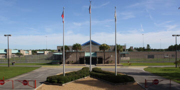 Former Federal Prison Guard Gets Four Years In $80K Smuggling Scheme