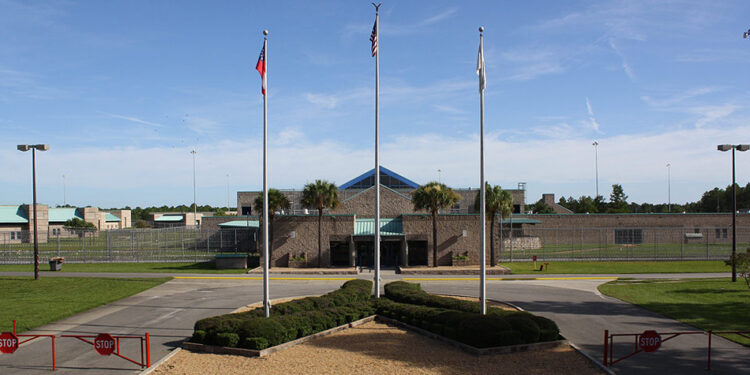 Former Federal Prison Guard Gets Four Years In $80K Smuggling Scheme